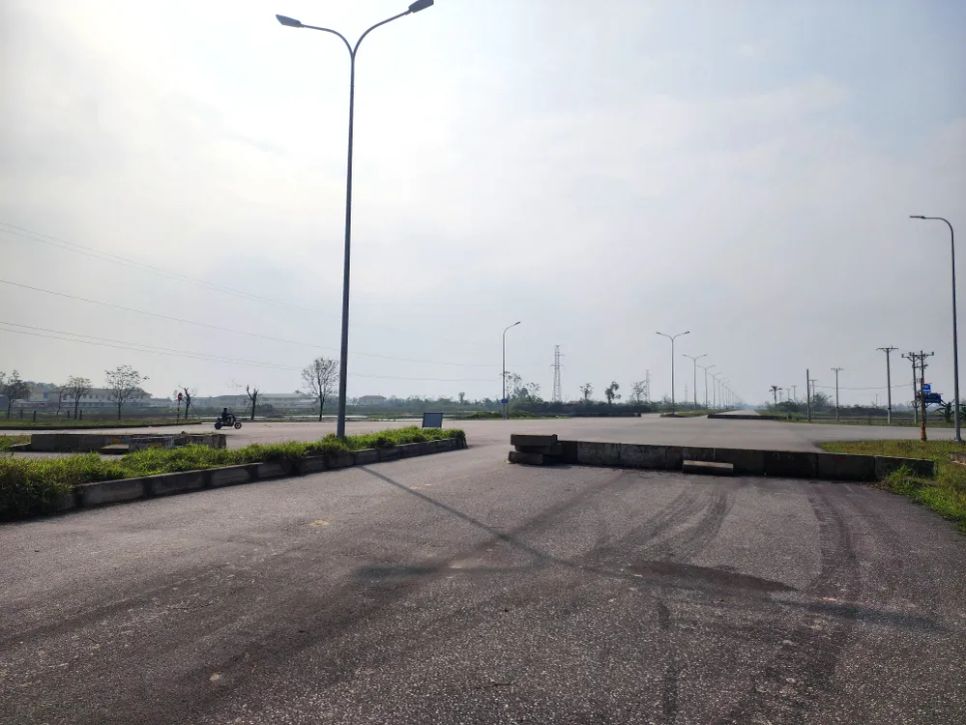 Vướng mắc đấu nối, đường vành đai hơn trăm tỷ đồng ở Hồng Lĩnh bị “tắc” hai đầu