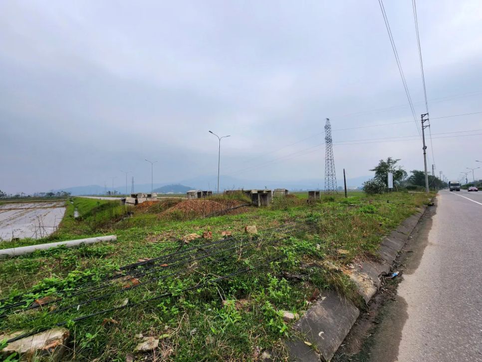 Vướng mắc đấu nối, đường vành đai hơn trăm tỷ đồng ở Hồng Lĩnh bị “tắc” hai đầu