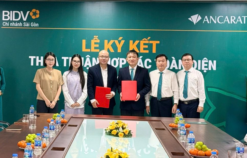 Ancarat dự kiến phát hành các bộ sưu tập bạc giới hạn, chỉ bán độc quyền trên nền tảng BIDV SmartBanking, không phân phối tại cửa hàng hay các kênh khác Ancarat dự kiến phát hành các bộ sưu tập bạc giới hạn, chỉ bán độc quyền trên nền tảng BIDV SmartBanking, không phân phối tại cửa hàng hay các kênh khác