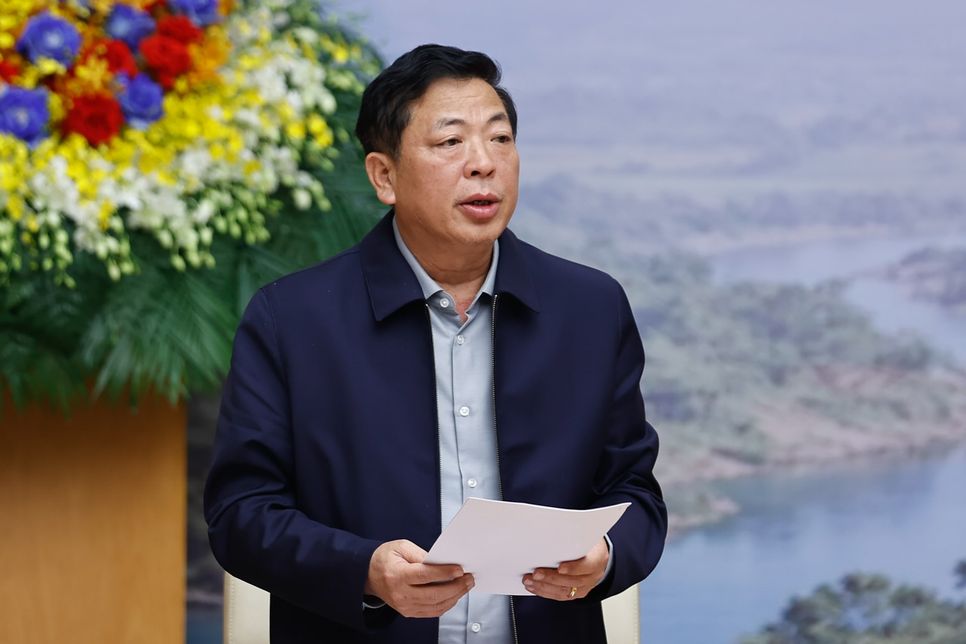 Bộ trưởng Bộ Xây dựng Trần Hồng Minh báo cáo tại Phiên họp. Ảnh: VGP/Nhật Bắc