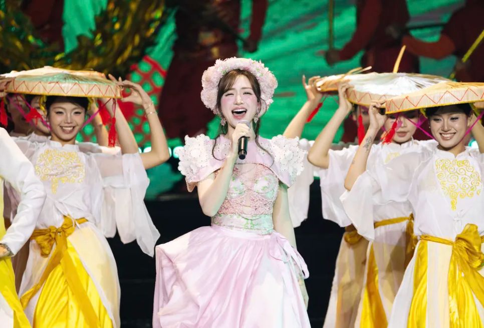 Hòa Minzy thể hiện ca khúc Bắc Bling (Bắc Ninh) Hòa Minzy thể hiện ca khúc Bắc Bling (Bắc Ninh)