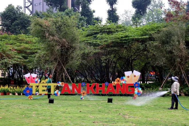 TPHCM khoe sắc mới đón Tết Nguyên đán TPHCM khoe sắc mới đón Tết Nguyên đán