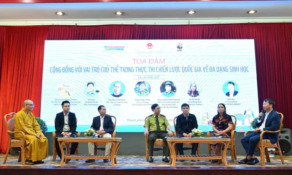 Các đại biểu chia sẻ kinh nghiệm trong việc huy động cộng đồng tham gia triển khai Chiến lược quốc gia về bảo tồn đa dạng sinh học