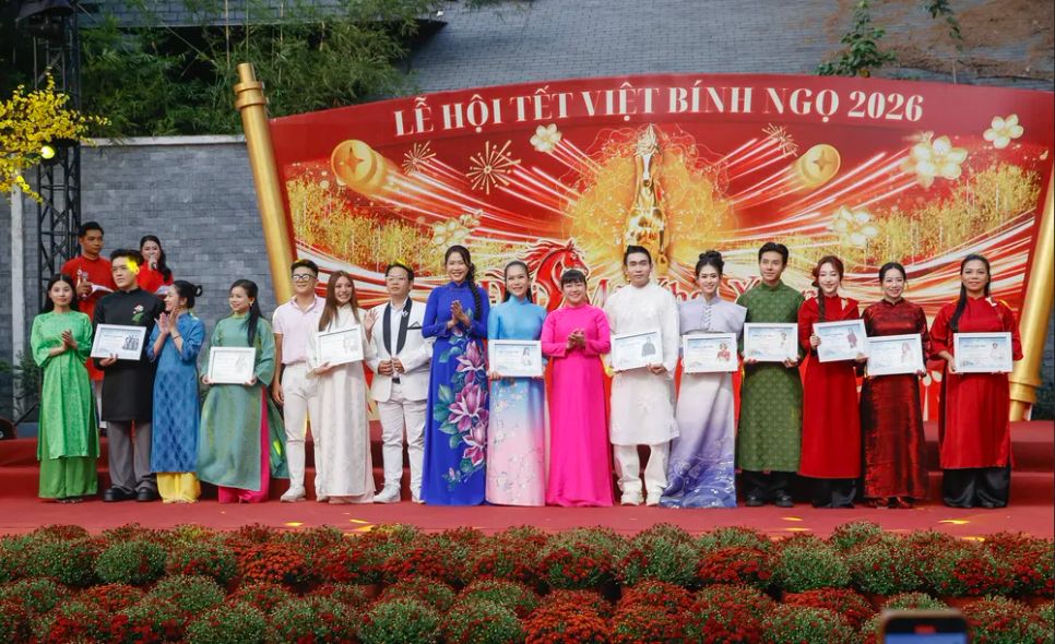 Nhà Văn hóa Thanh niên TPHCM ghi nhận đóng góp của các nghệ sĩ. Ảnh: VÕ SĨ ĐIỀU