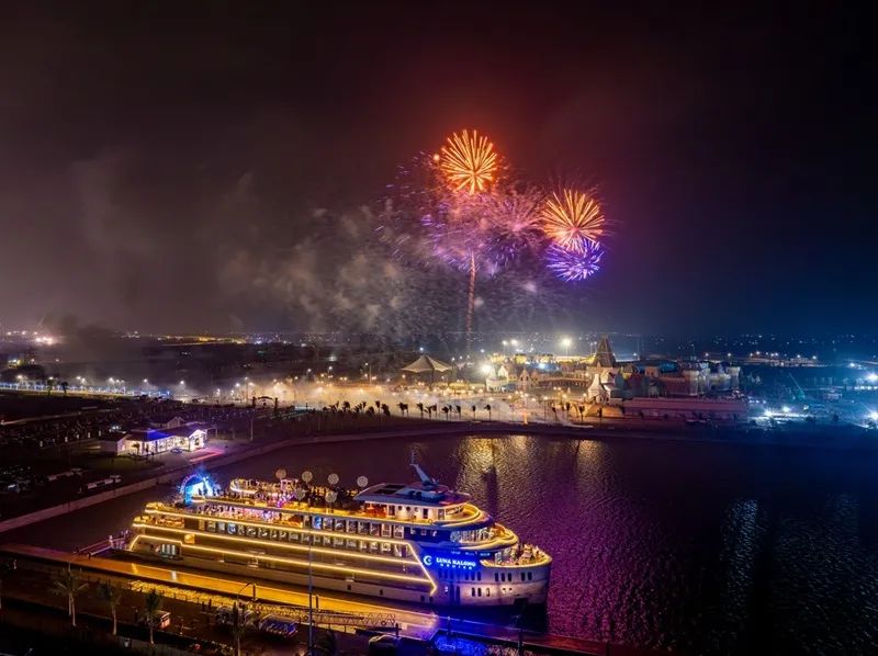 Sân golf, học viện cưỡi ngựa, bến du thuyền là những tiện ích độc quyền của cư dân Vinhomes Royal Island