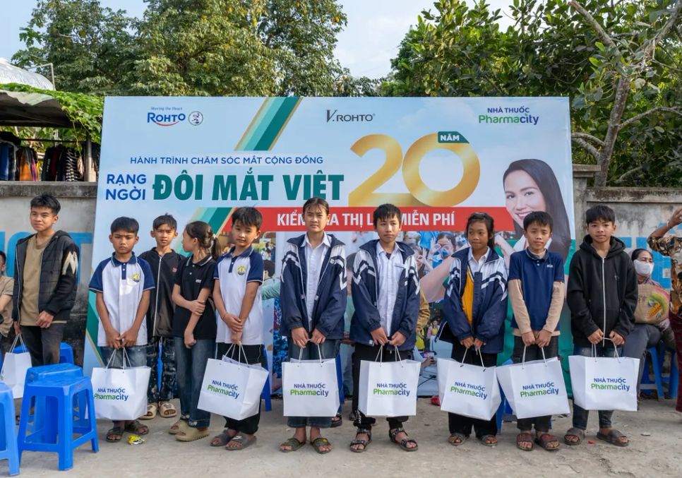 Chương trình “Xuân biên cương - Tết ấm cho em - Hội chợ 0 đồng” hướng đến mục tiêu hỗ trợ chăm sóc sức khỏe, chia sẻ khó khăn và mang đến một mùa Tết ấm áp Chương trình “Xuân biên cương - Tết ấm cho em - Hội chợ 0 đồng” hướng đến mục tiêu hỗ trợ chăm sóc sức khỏe, chia sẻ khó khăn và mang đến một mùa Tết ấm áp