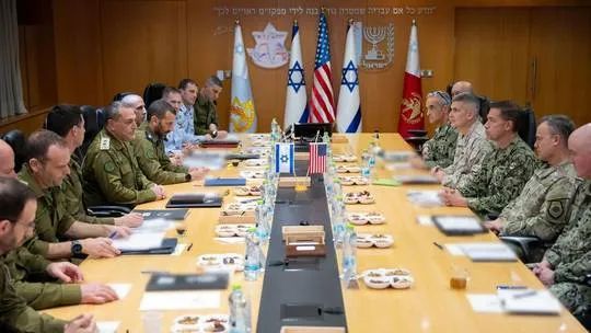 Đô đốc Brad Cooper, chỉ huy Bộ Tư lệnh Trung tâm Mỹ (CENTCOM), thăm Israel ngày 25/1/2026. Ảnh: X/IDF Đô đốc Brad Cooper, chỉ huy Bộ Tư lệnh Trung tâm Mỹ (CENTCOM), thăm Israel ngày 25/1/2026. Ảnh: X/IDF