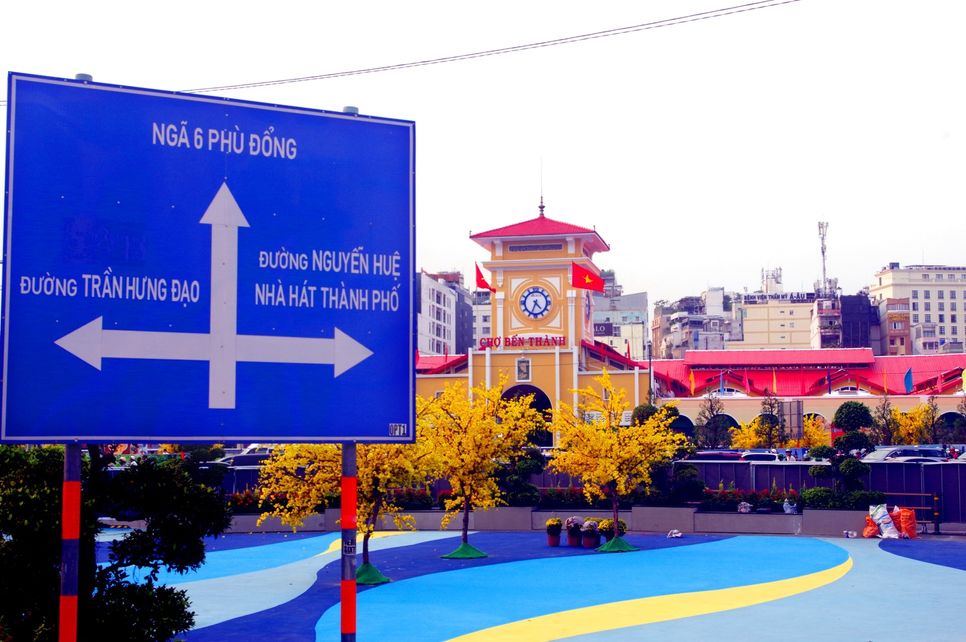 Quảng trường trước Chợ Bến Thành sau chỉnh tranh. Ảnh: Long Thuỷ Quảng trường trước Chợ Bến Thành sau chỉnh tranh. Ảnh: Long Thuỷ