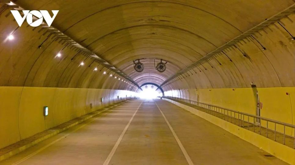 Vì sao nhiều đoạn cao tốc Bắc - Nam hoàn thành nhưng vẫn chưa thể lưu thông?