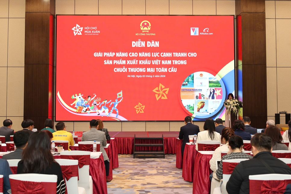 Quang cảnh diễn đàn