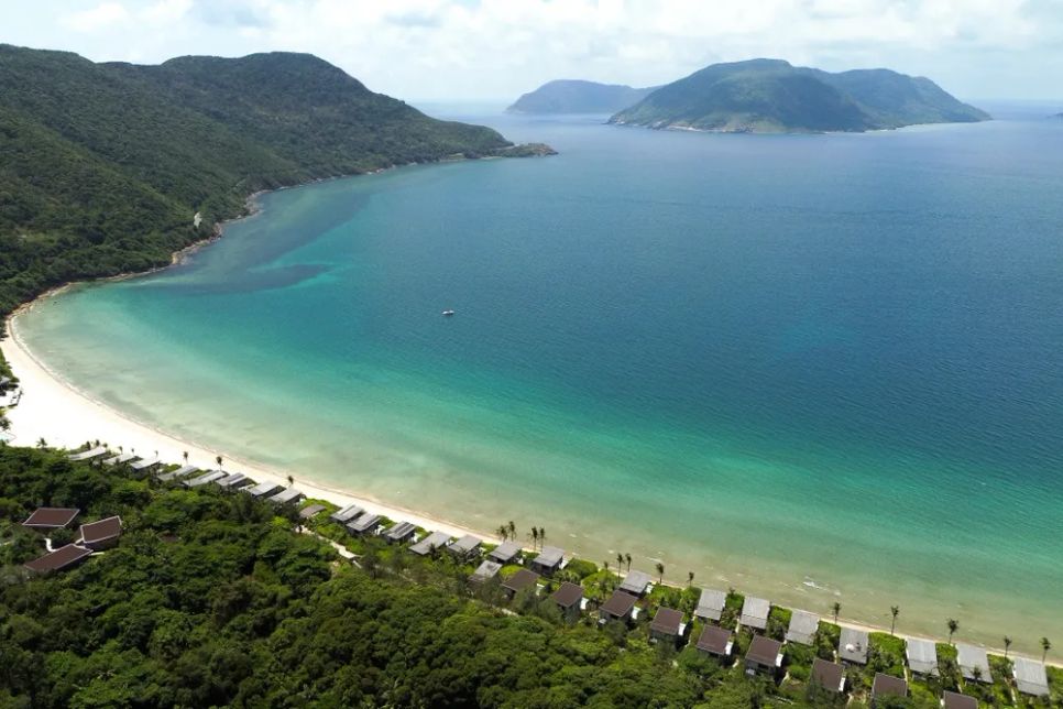 Côn Đảo là hòn đảo có cả rừng và biển, bình yên và thân thiện với môi trường. Ảnh: S.X