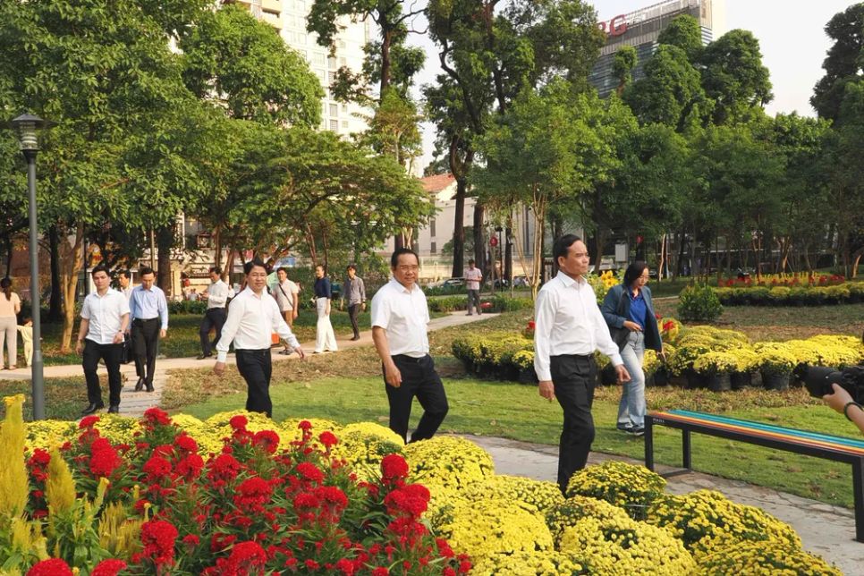 Lãnh đạo TPHCM khảo sát 3 công trình chỉnh trang phục vụ Tết 