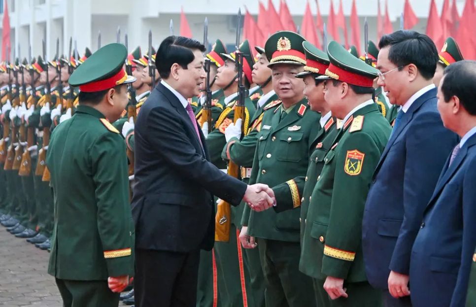 Chủ tịch nước Lương Cường thăm và chúc tết Sư đoàn 316, Quân khu 2. Ảnh: VIẾT CHUNG