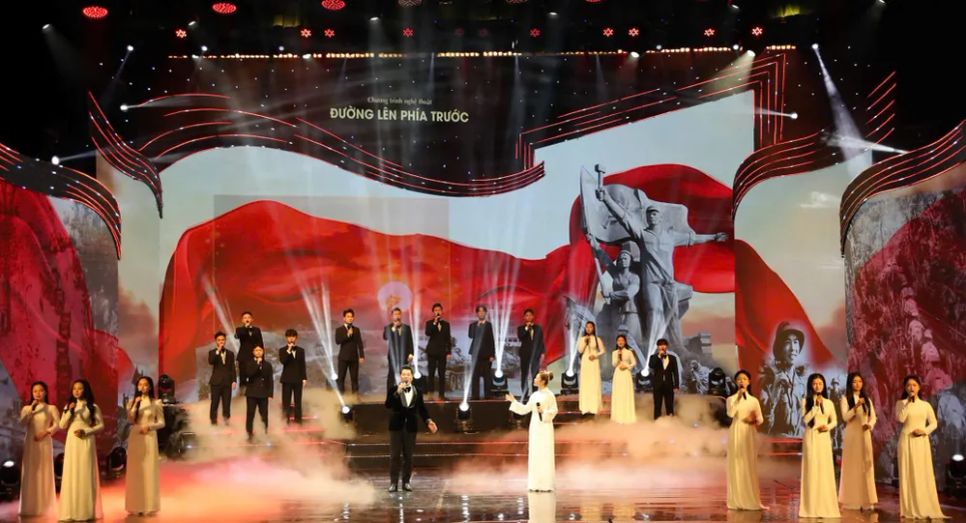 NSND Quốc Hưng và ca sĩ Thu Hằng trình bày trường ca “Đất nước hôm nay”