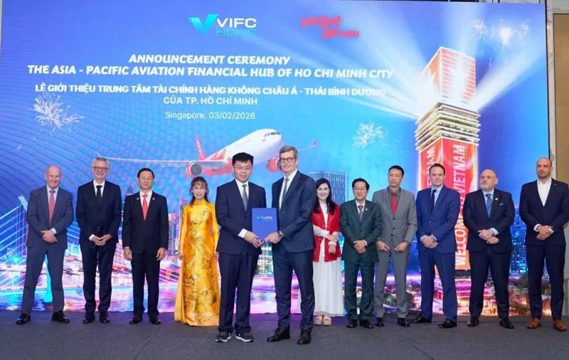 Đại diện Airbus và Boeing nhận chứng nhận Thành viên chiến lược danh dự của VIFC-HCMC