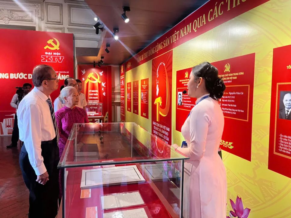 Khai mạc chuỗi hoạt động “Mừng Xuân Bính Ngọ – Mừng Đảng quang vinh” Khai mạc chuỗi hoạt động “Mừng Xuân Bính Ngọ – Mừng Đảng quang vinh”