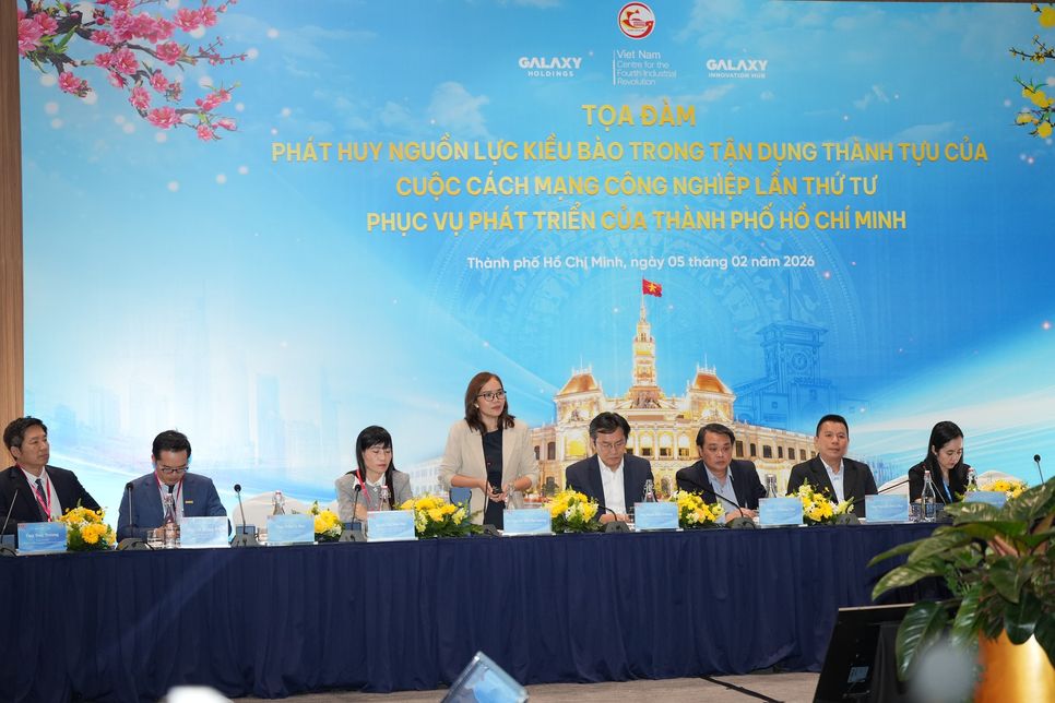 Bà Nguyễn Thị Thu Sương chia sẻ tại Toạ đàm