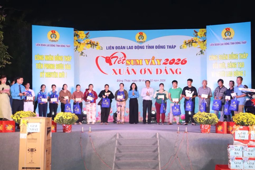 Đồng Tháp có 10.863 công nhân có hoàn cảnh khó khăn và đặc biệt khó khăn được nhận trợ cấp dịp tết