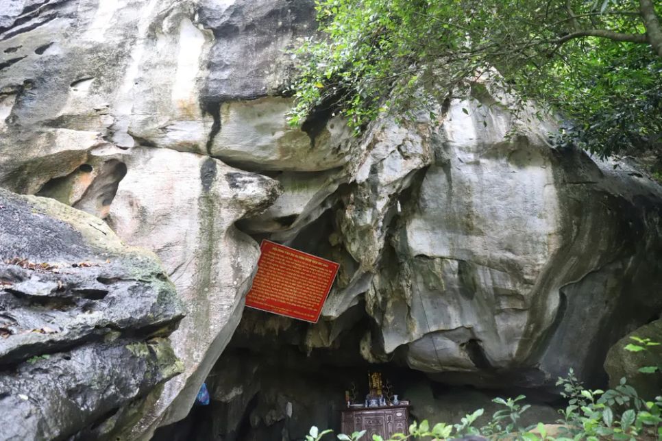 Độc đáo bảo vật quốc gia trống đồng Làng Vạc và bia Ma Nhai 