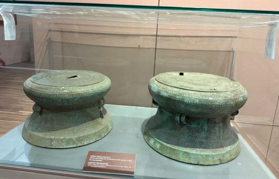 Độc đáo bảo vật quốc gia trống đồng Làng Vạc và bia Ma Nhai 