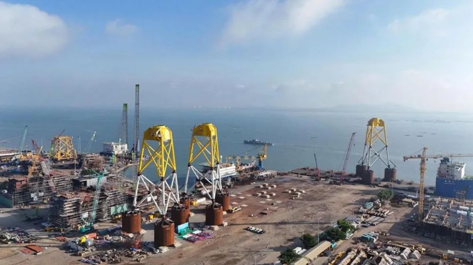 Chân đế điện gió ngoài khơi của Tập đoàn Petrovietnam. Ảnh vietnamnet.vn