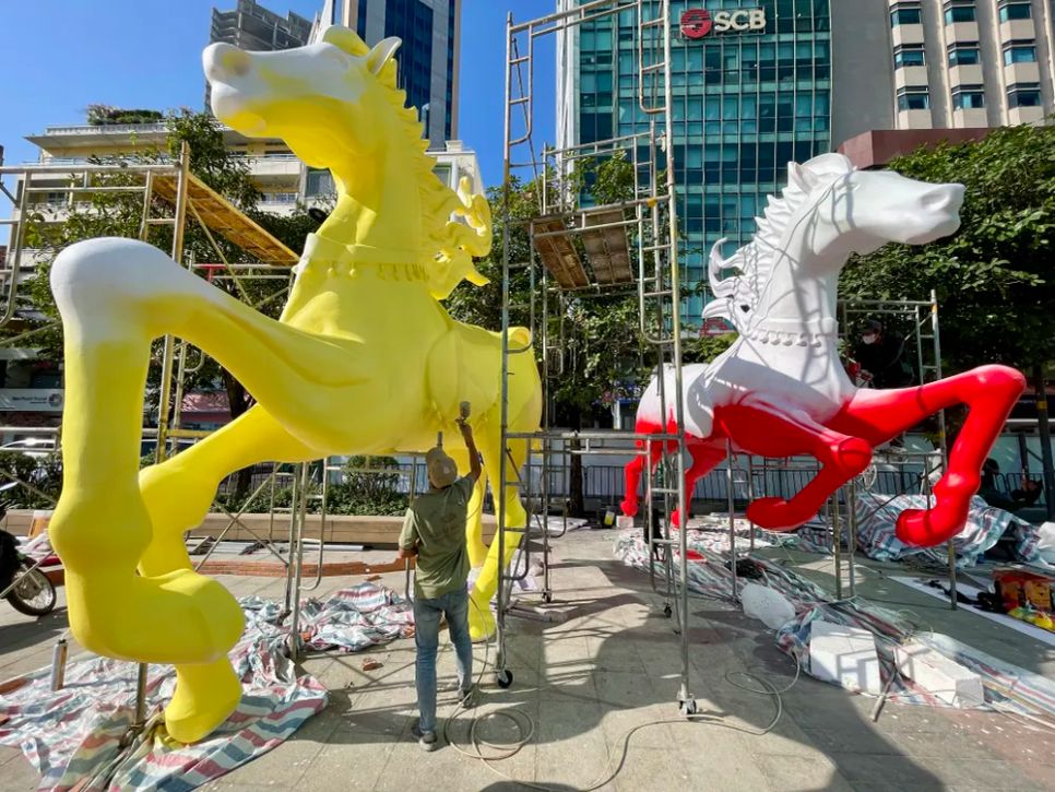 Đường hoa Nguyễn Huệ xuân Bính Ngọ 2026 dần hoàn thiện trước ngày khai mạc