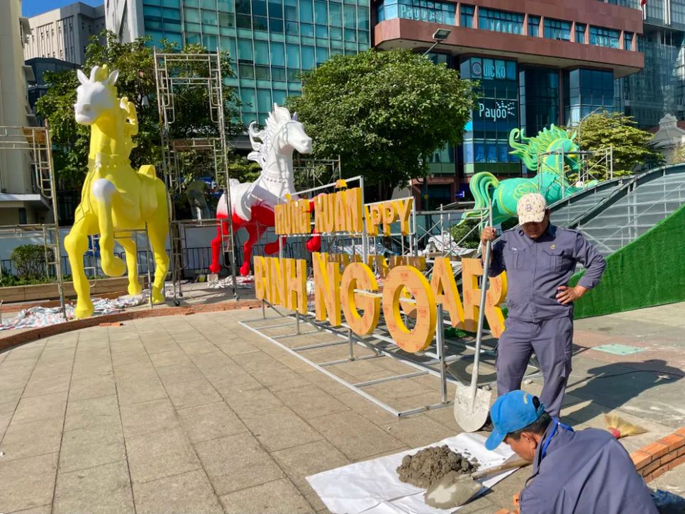 Đường hoa Nguyễn Huệ xuân Bính Ngọ 2026 dần hoàn thiện trước ngày khai mạc