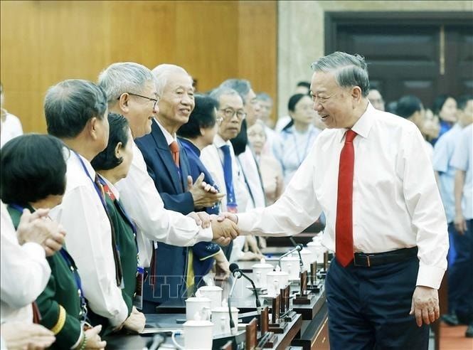 Tổng Bí thư Tô Lâm thăm, chúc Tết Đảng bộ, chính quyền và nhân dân TP.HCM. Ảnh: Thống Nhất/TTXVN