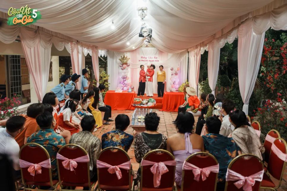 Một phân cảnh trong phim quy tụ gần 40 diễn viên