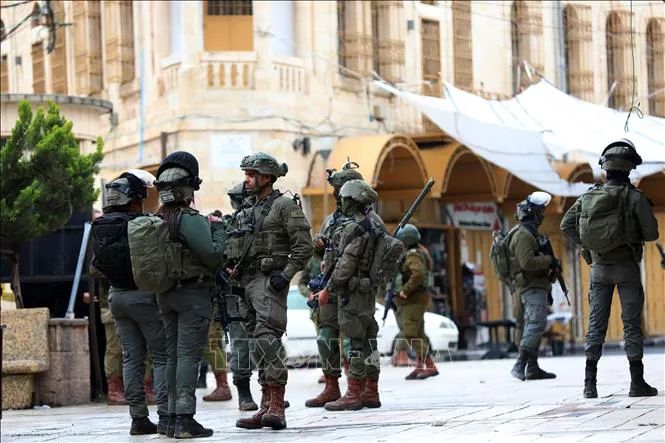 Binh sĩ Israel được triển khai tại thành phố Hebron, Bờ Tây ngày 10/1/2026. Ảnh: THX/TTXVN