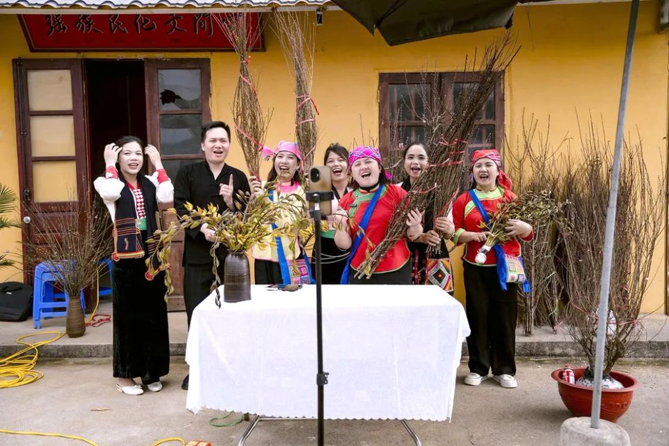 Hà Nội: Tiểu thương tìm đường lên 'chợ số'