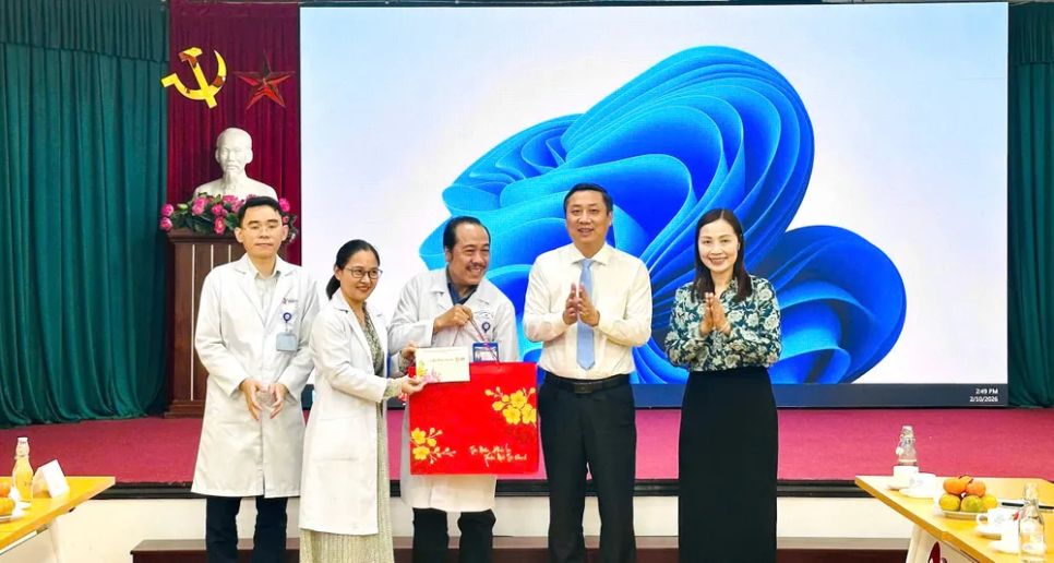 Đồng chí Nguyễn Công Danh đánh giá cao những nỗ lực của ngành y tế thành phố trong việc nâng cao chất lượng chuyên môn, cải thiện điều kiện cơ sở vật chất