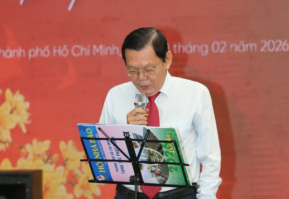 Chủ tịch Hội Nhà báo TPHCM Nguyễn Tấn Phong phát biểu tại lễ trao giải. Ảnh: DŨNG PHƯƠNG