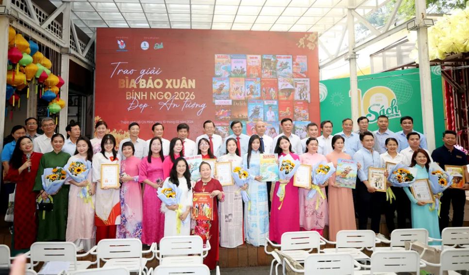 Đại diện các báo, tạp chí tại lễ trao giải. Ảnh: DŨNG PHƯƠNG