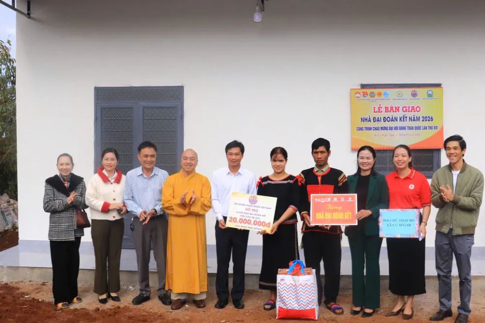 Mang 'Tết ấm - Tết nghĩa tình' đến những hoàn cảnh khó khăn