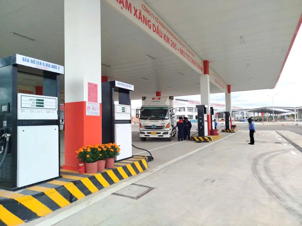 Đưa vào hoạt động trạm xăng, trạm sạc trên cao tốc Vĩnh Hảo - Phan Thiết