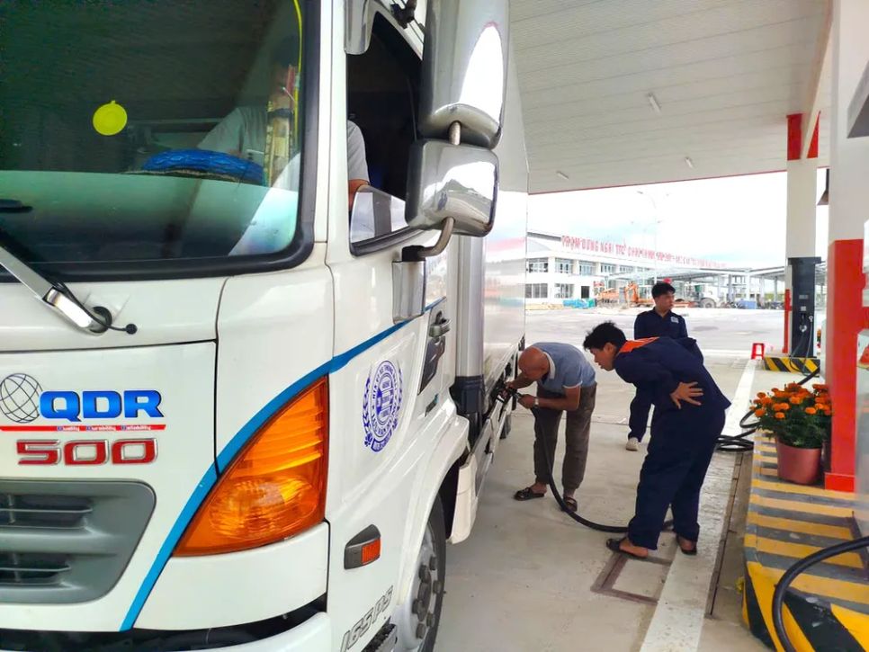 Đưa vào hoạt động trạm xăng, trạm sạc trên cao tốc Vĩnh Hảo - Phan Thiết