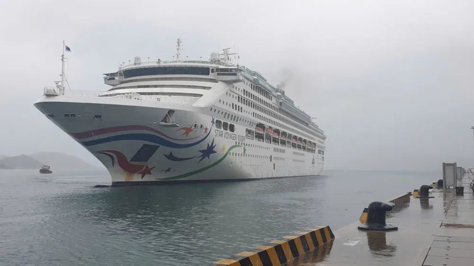 Hình ảnh tàu biển quốc tế Star Voyager cập Cảng quốc tế Cam Ranh