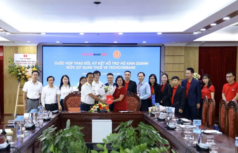 Thuế TPHCM và Techcombank hợp tác hỗ trợ hộ kinh doanh về thuế