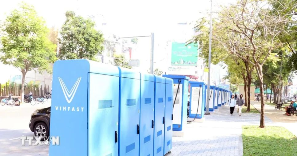 TPHCM công bố 52 vị trí lắp đặt tủ đổi pin xe máy điện trên vỉa hè