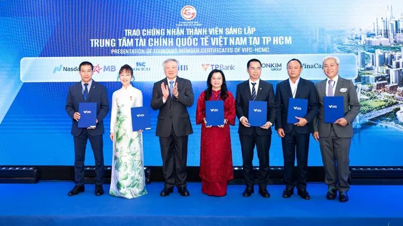 Các thành viên sáng lập tại buổi lễ ra mắt VIFC TPHCM