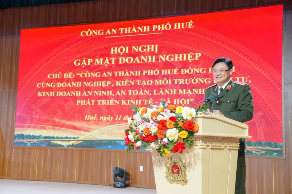 Thiếu tướng Nguyễn Thanh Tuấn, Giám đốc Công an TP Huế phát biểu tại hội nghị