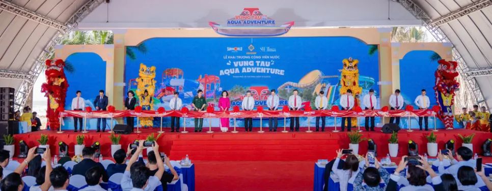 Các đại biểu thực hiện nghi thức khai trương Công viên nước Sun World Vũng Tàu Aqua Adventure