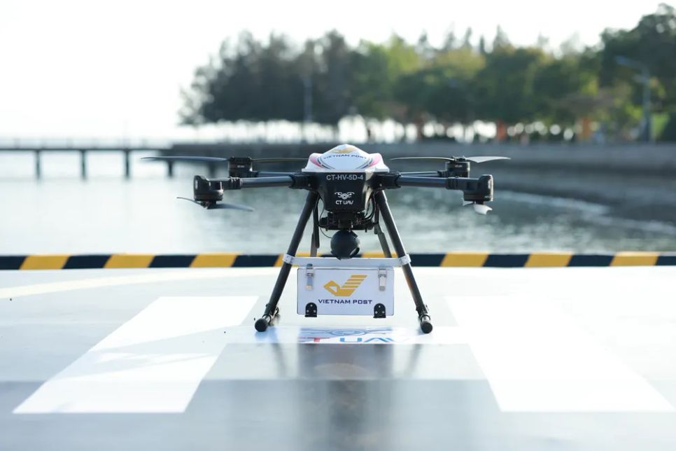 TPHCM khai trương tuyến giao hàng vượt biển bằng UAV