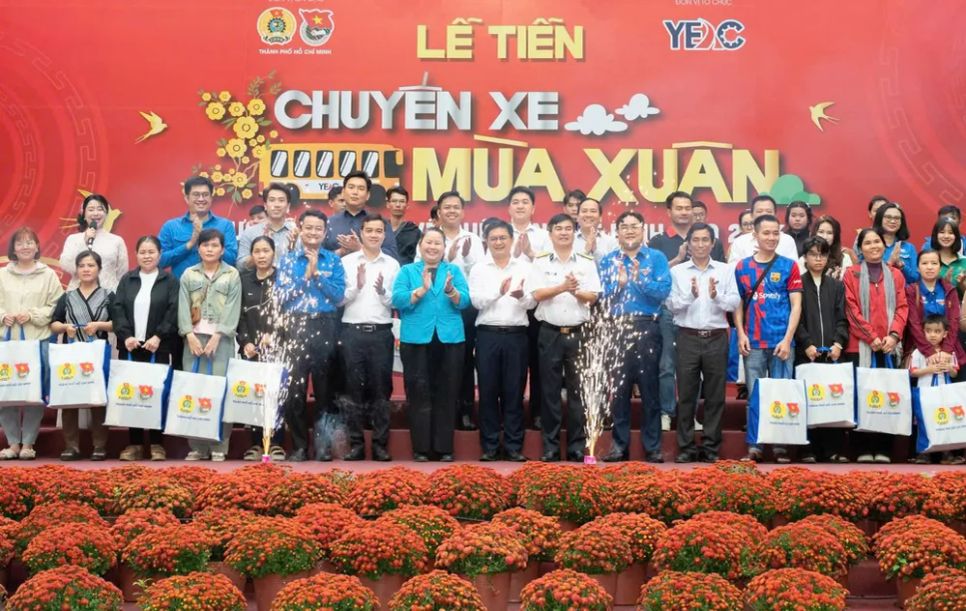 7.000 công nhân về quê đón Tết trên những chuyến xe mùa xuân