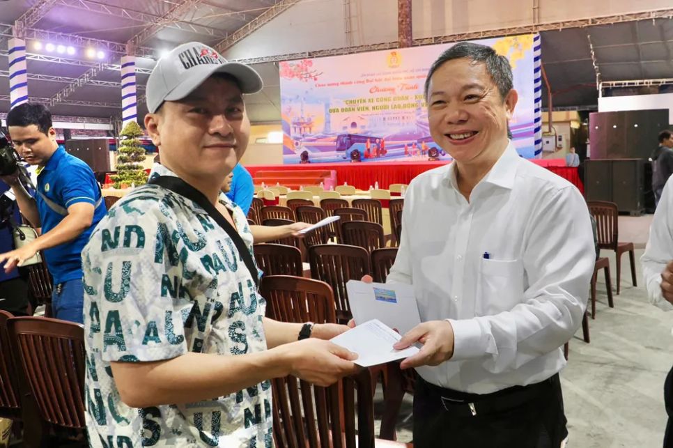 7.000 công nhân về quê đón Tết trên những chuyến xe mùa xuân