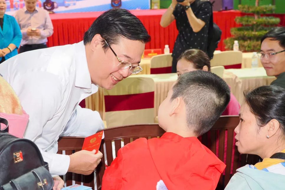 7.000 công nhân về quê đón Tết trên những chuyến xe mùa xuân