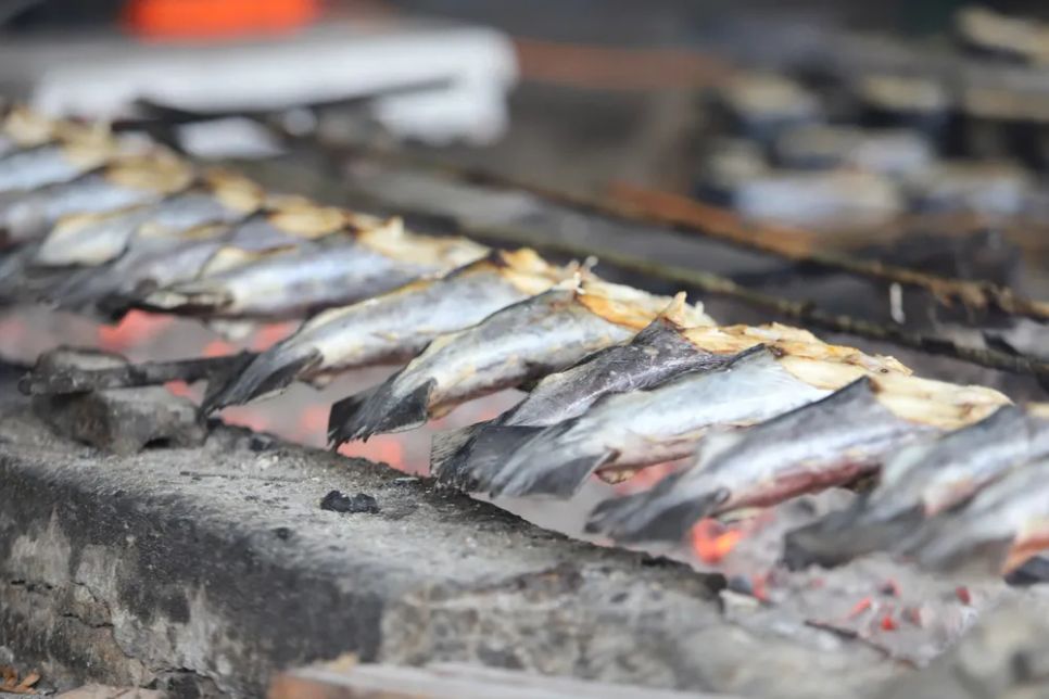 Thơm lừng cá nướng Cửa Lò những ngày cận tết