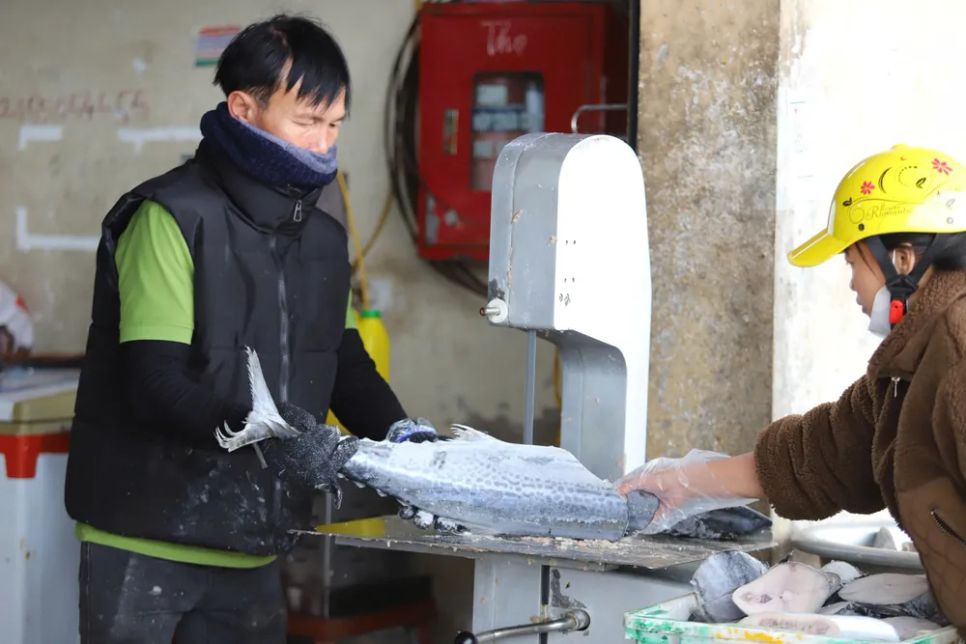 Thơm lừng cá nướng Cửa Lò những ngày cận tết