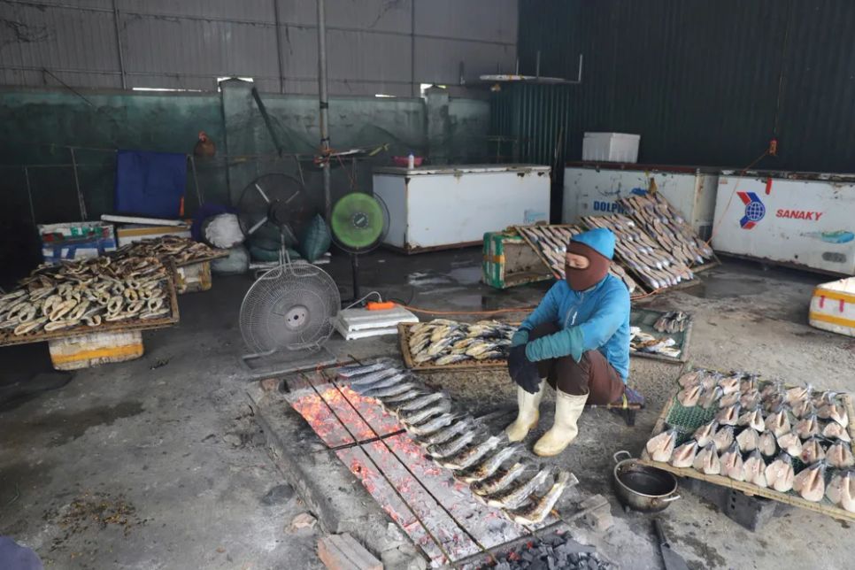 Thơm lừng cá nướng Cửa Lò những ngày cận tết